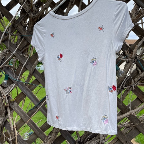 American Eagle Floral Top - Picture 4 of 4